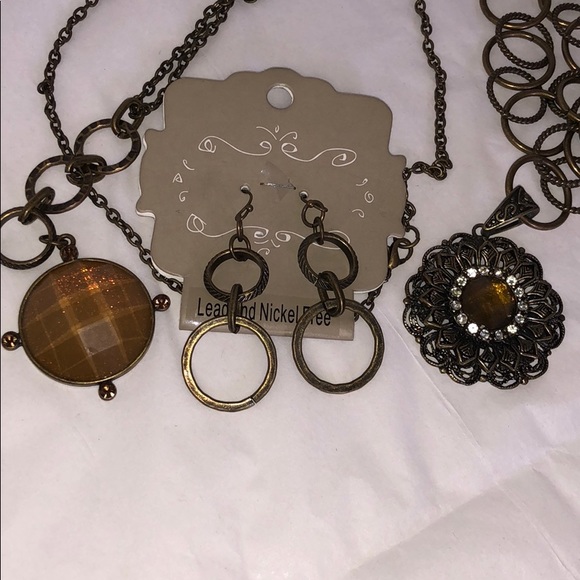 *FREE 2 Necklaces & Earings *Free w/ Bundled items - Picture 6 of 6